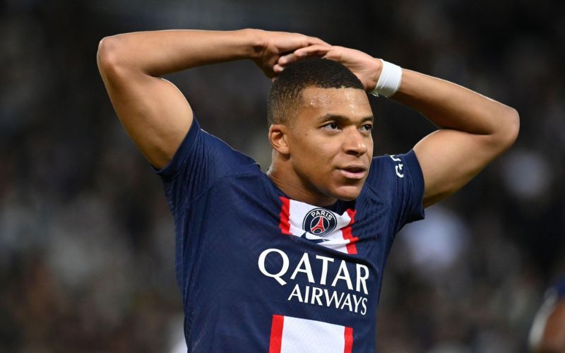 Mbappe cho rằng PSG đã đe dọa mình