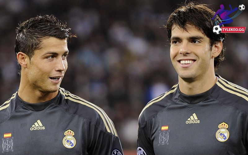 Ronaldo và Kaka cập bến Real Madrid hè 2009